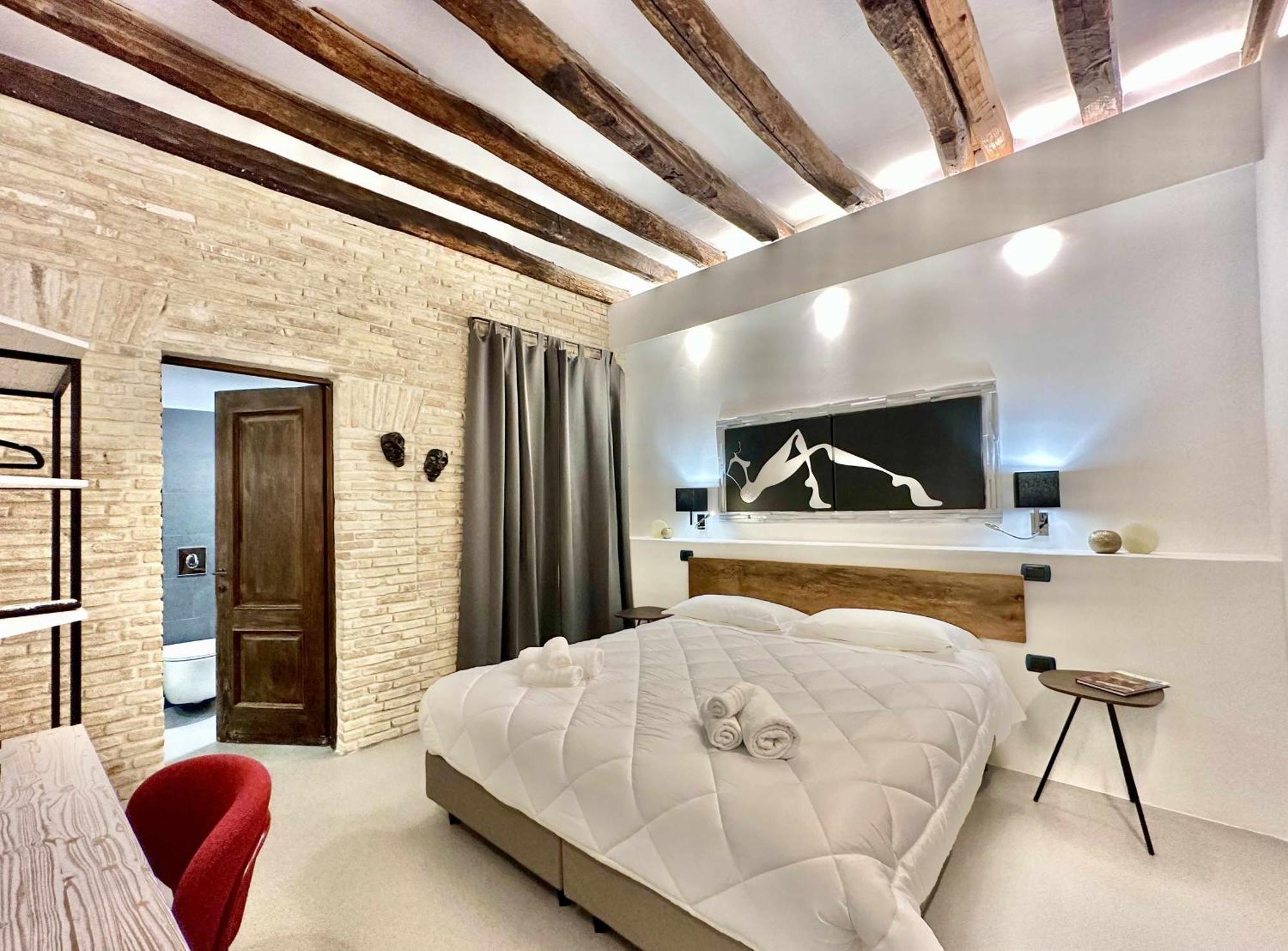 C&O Savoia Deluxe Rooms Каляри Екстериор снимка