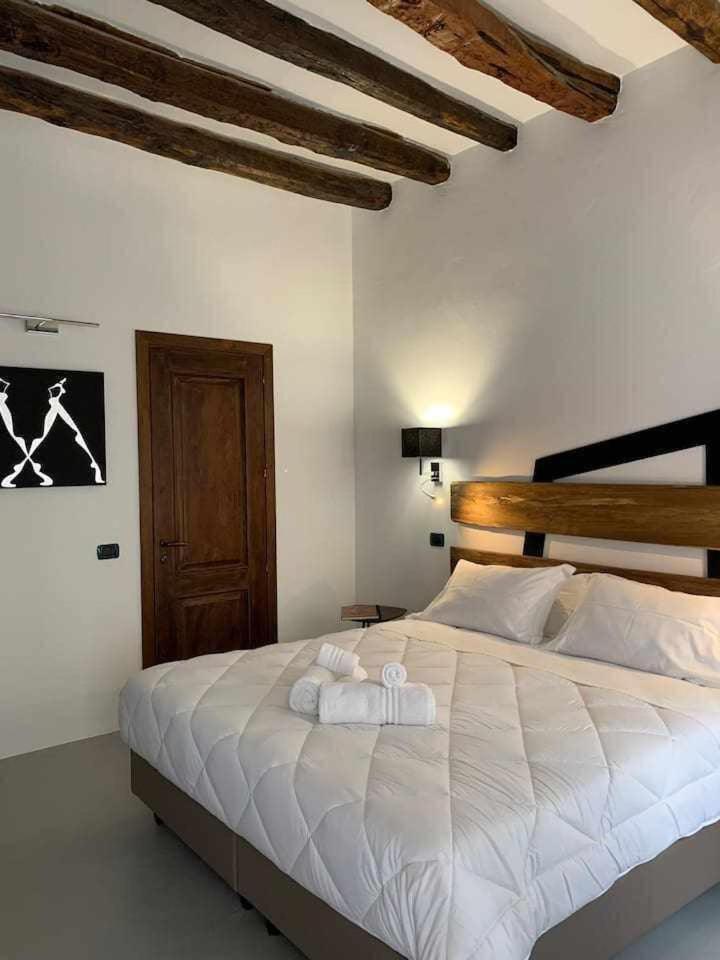 C&O Savoia Deluxe Rooms Каляри Екстериор снимка